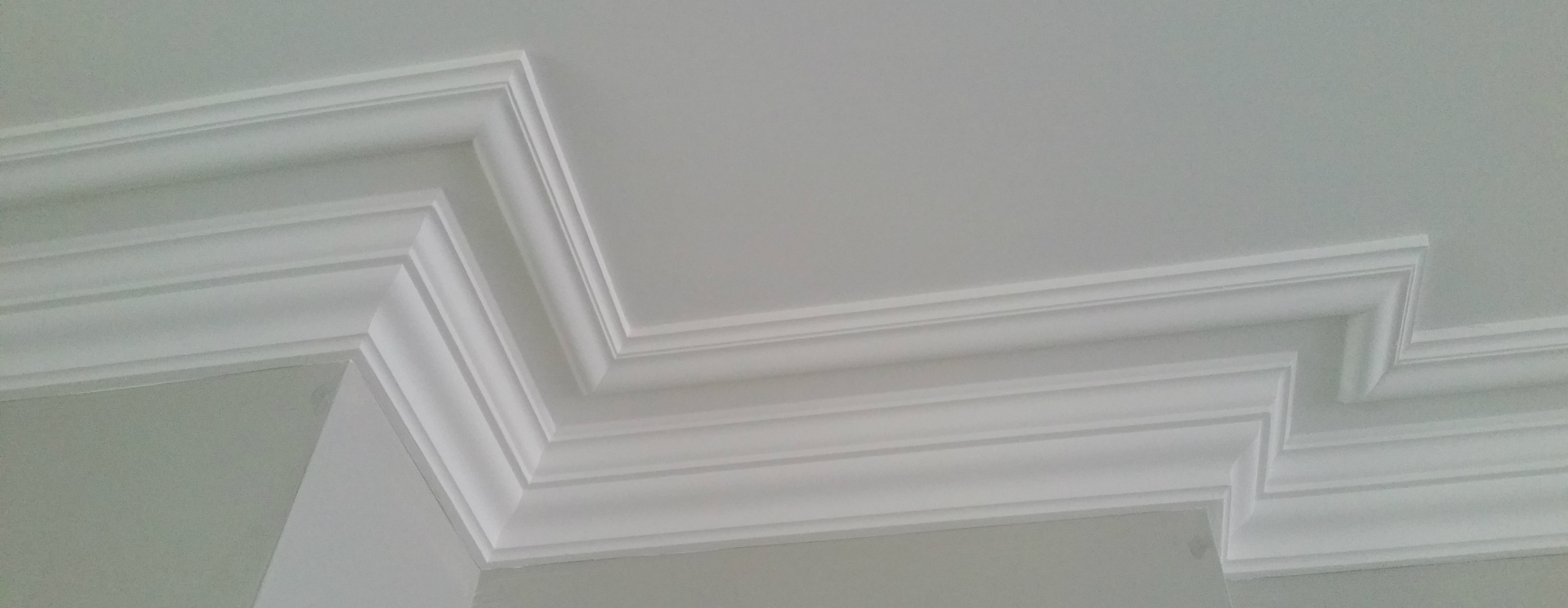 step plaster cornice